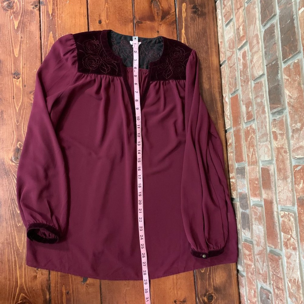 Love Riche Maroon Large Long Sleeve Floral Velvet Detail Plunge Neck Blouse EUC - Picture 11 of 14